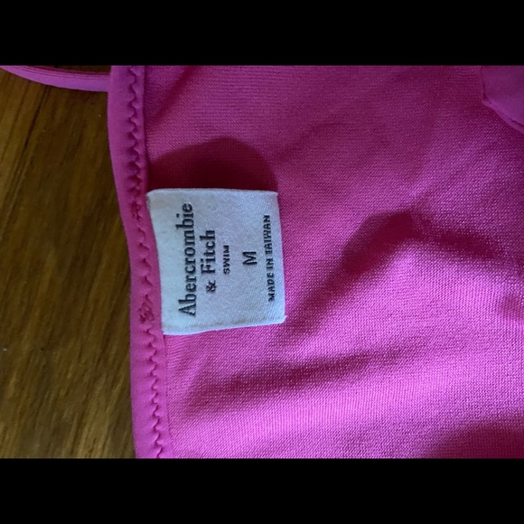 Pink Abercrombie and Fitch bikini - Picture 5 of 5